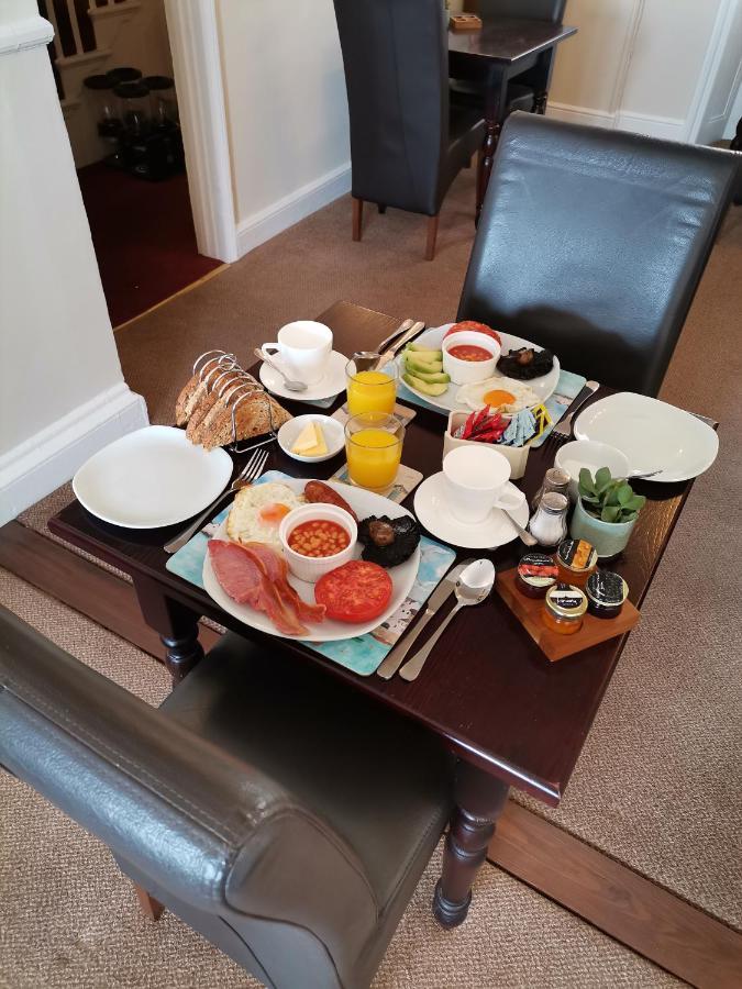 The Mayfair Уеймут Екстериор снимка