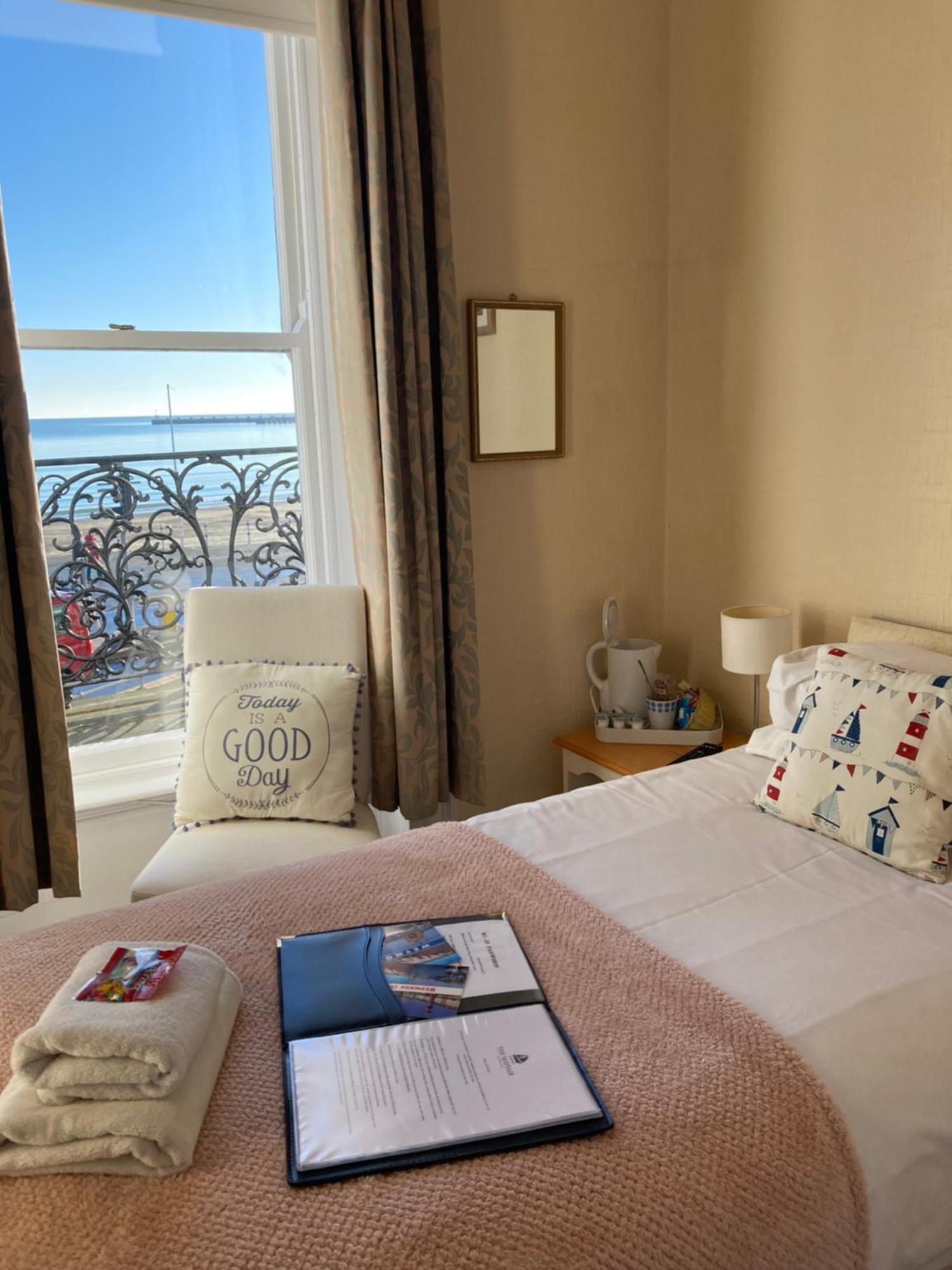 The Mayfair Уеймут Екстериор снимка